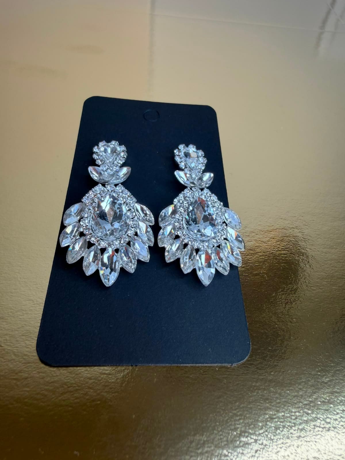 Kristal Yelpaze Sallantılı Küpe